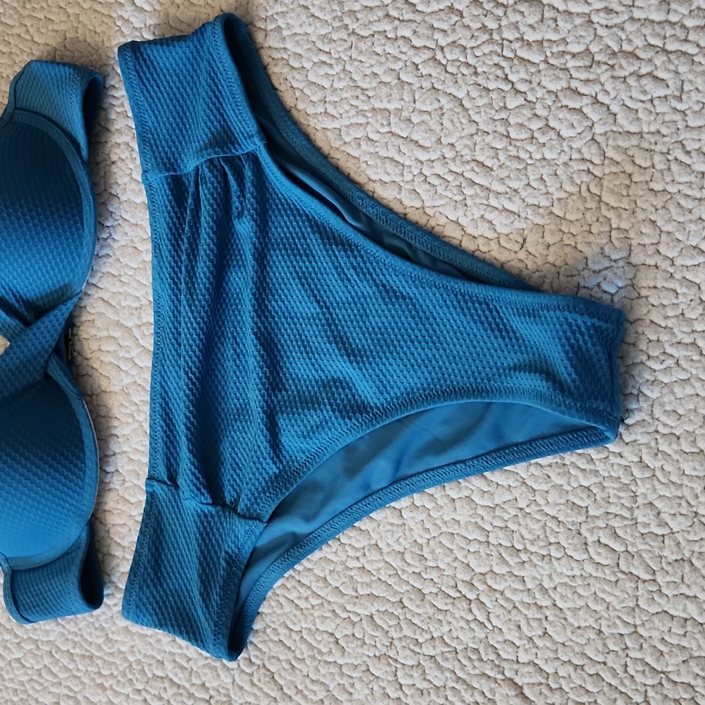NWT Cupshe Highwaisted Crisscross Halter Bikini Set Resortwear Nautical - Picture 4 of 14